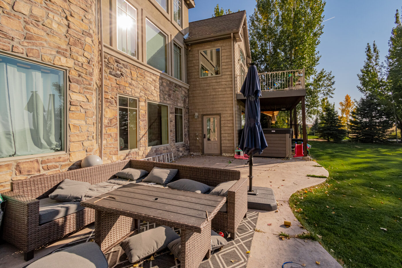 Covered Patio & Deck